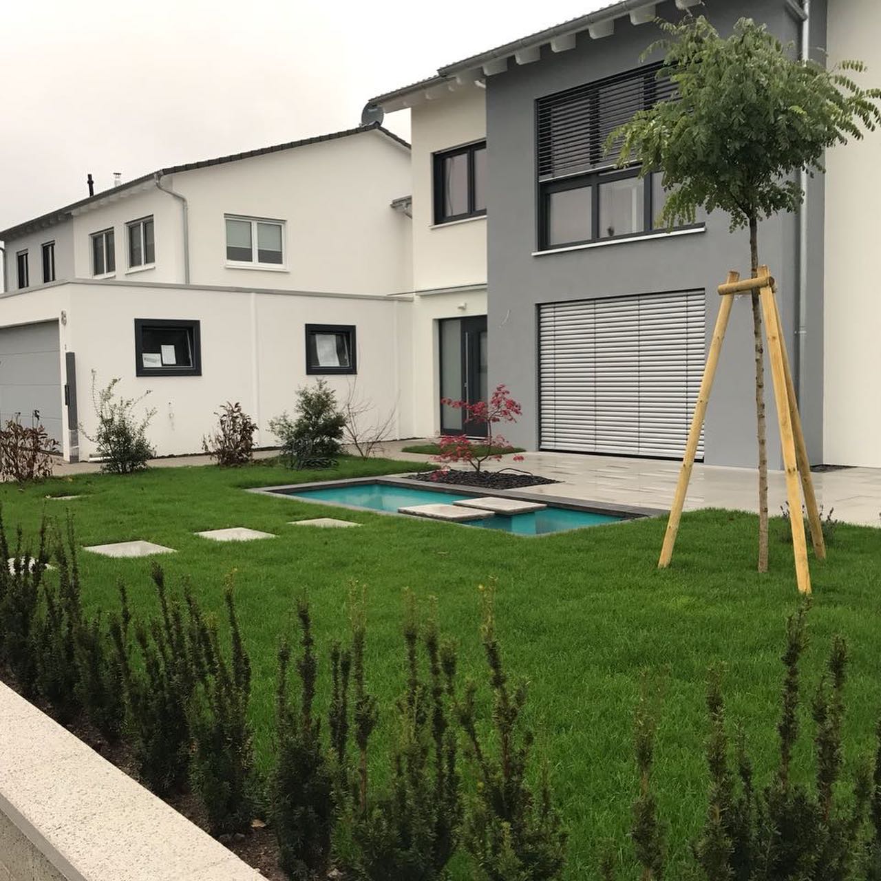 Neubau/Außenanlage inkl. Pool